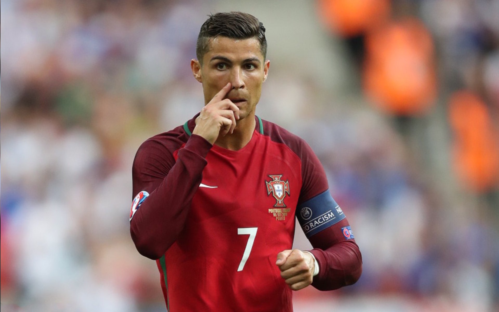 “英超战火持续升级,争冠形势扑朔迷离”,英超的比赛